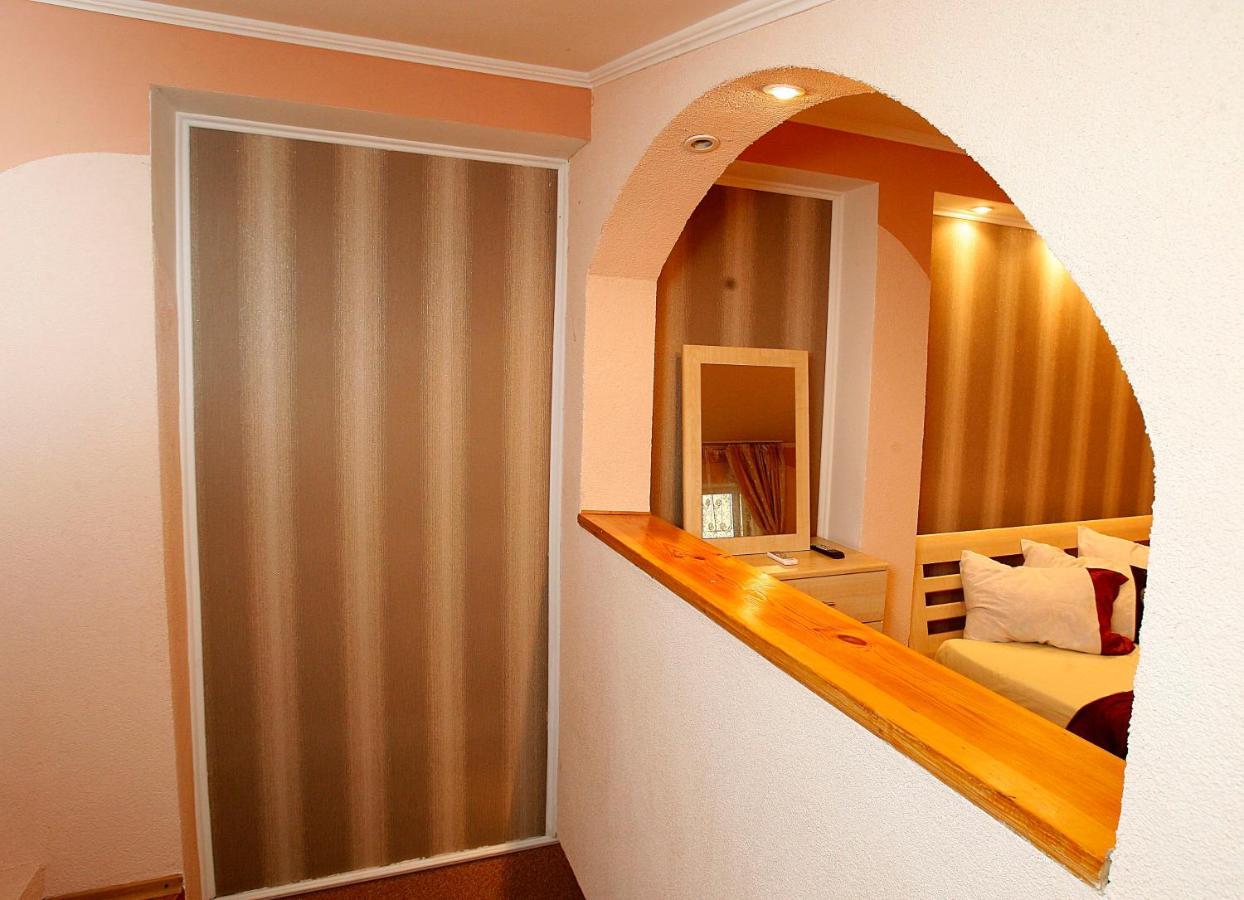 Simfonia Lwiw Apartment Lviv Bagian luar foto